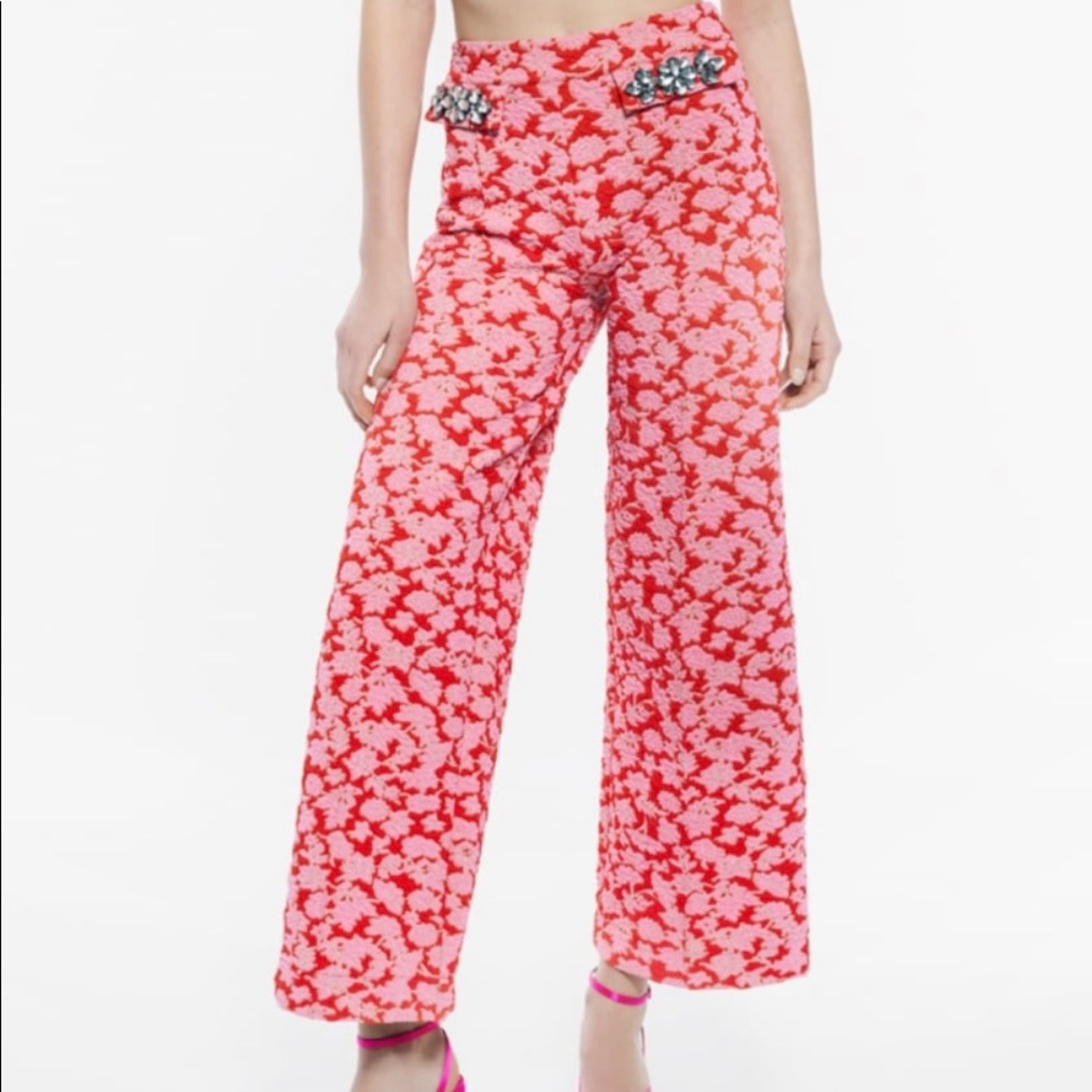 SOLD!! NWT zara floral pants - sold out in store and online